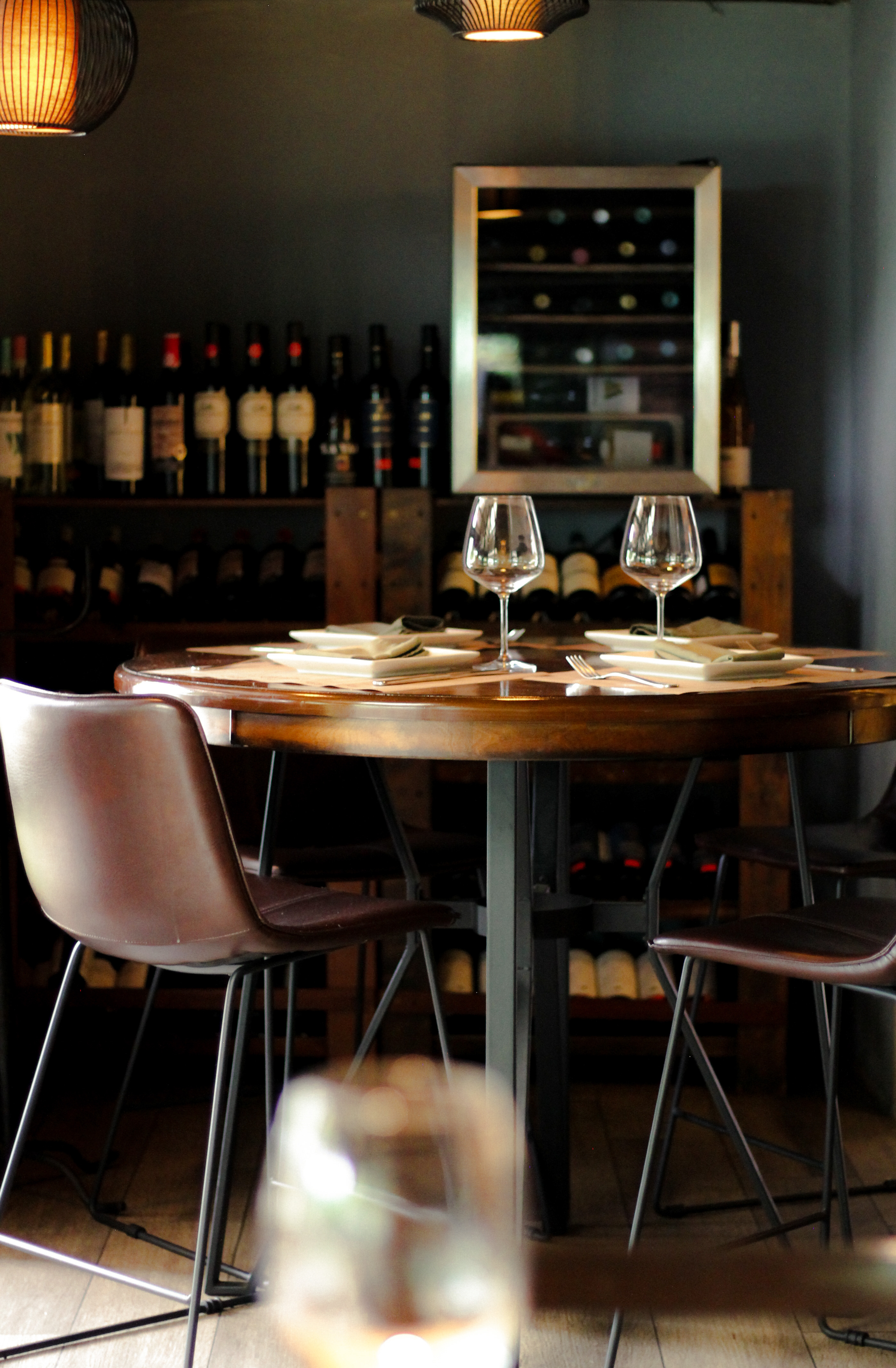 Salón de La Pista rodeado de vegetación